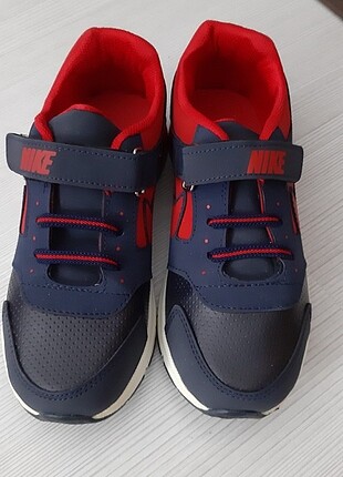 sıfır nike 35 no erkek çocuk spor ayakkabi