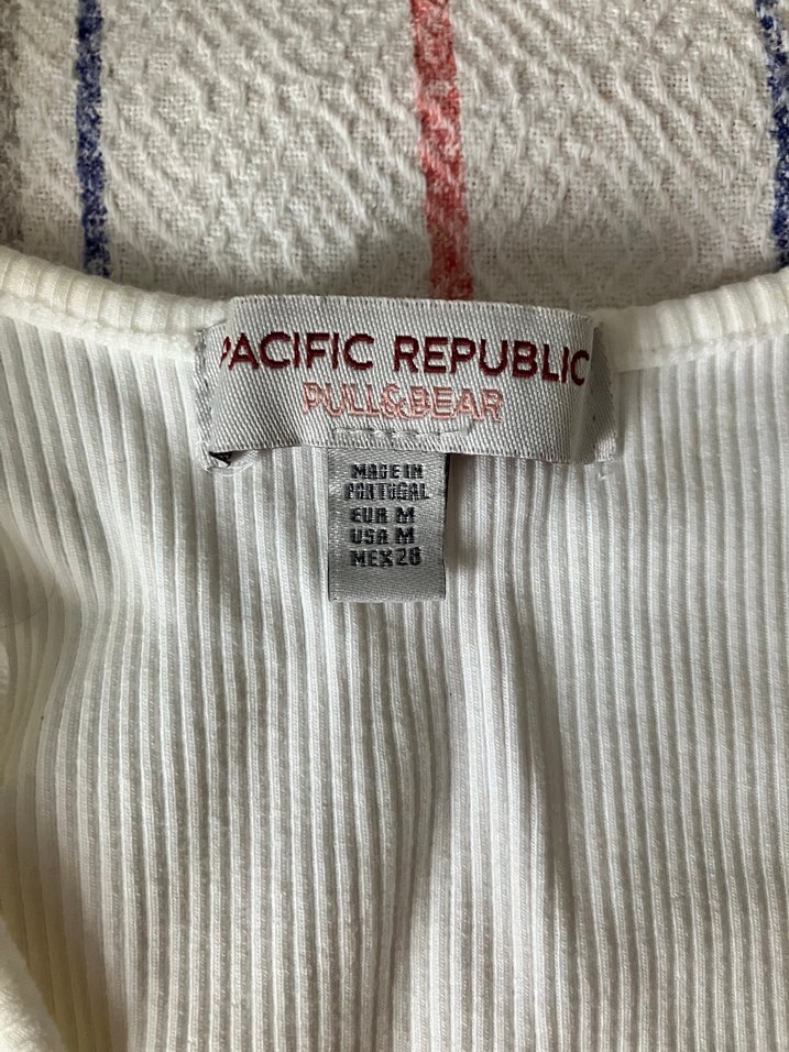 Kadın Beyaz V Yakalı Kolsuz Triko Süveter - Görsel 2