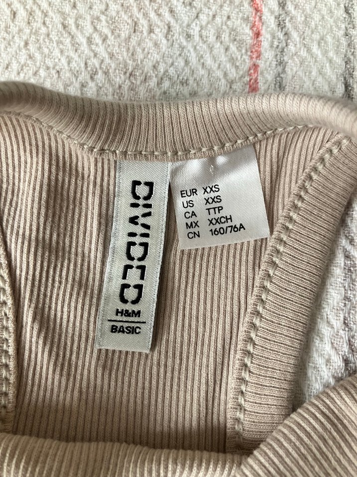 H&M Bej Yüksek Yakalı Kadın Crop Top - Görsel 2