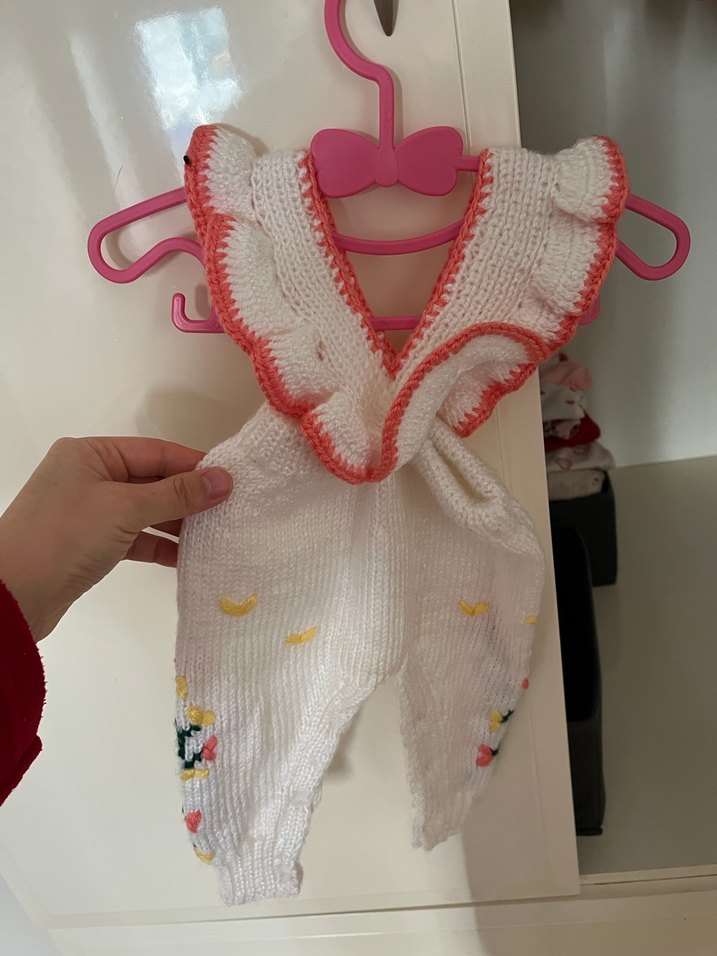 Nakışlı Örgü Beyaz Bebek Tulum - Görsel 2