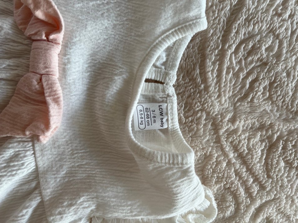 Beyaz Fırfırlı Kolsuz Bebek Kız Takımı - Görsel 2