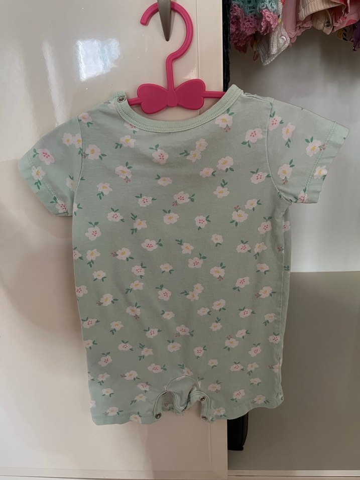 Çiçek Desenli Pastel Gri Bebek Tulum - Görsel 2