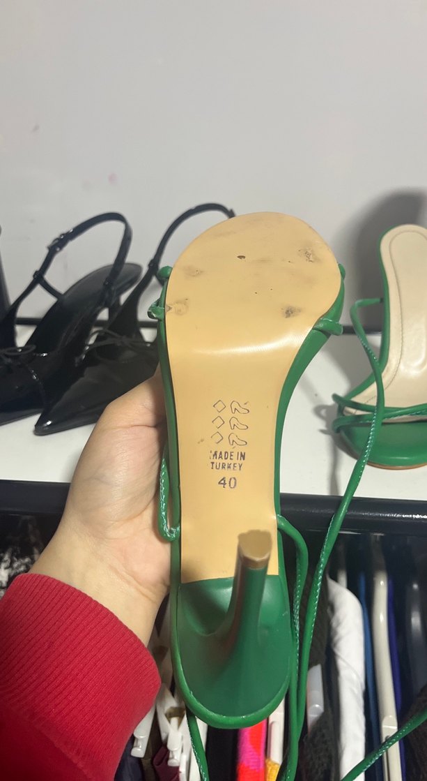 Yeşil Yılan Baskılı HİÇ GİYİLMEDİ 
İnce Topuklu Sandalet - Görsel 4