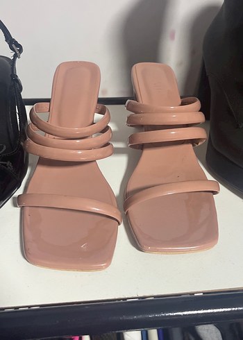 Bej Renkli Tokalı Stiletto Topuklu Kadın Sandalet - Görsel 3