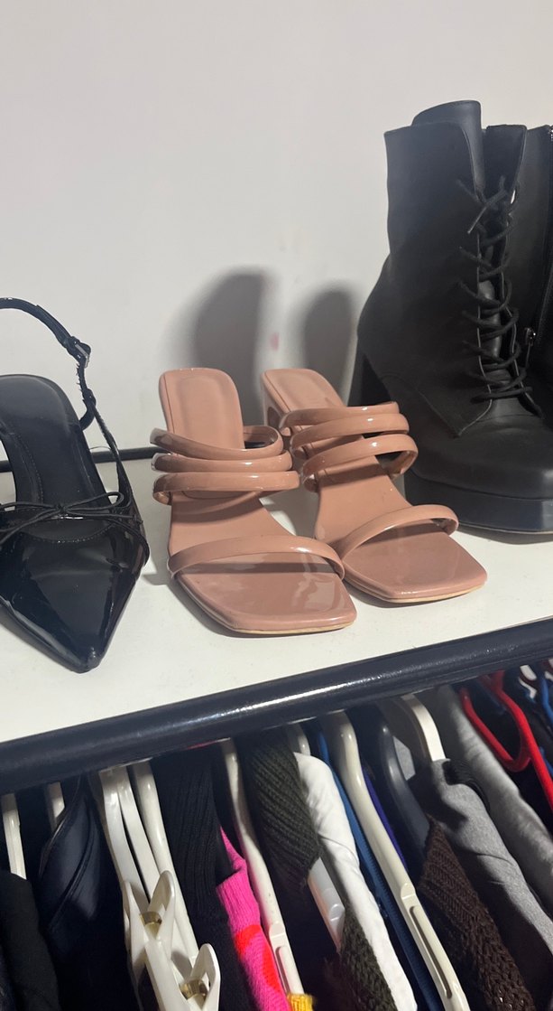 Bej Renkli Tokalı Stiletto Topuklu Kadın Sandalet - Görsel 2