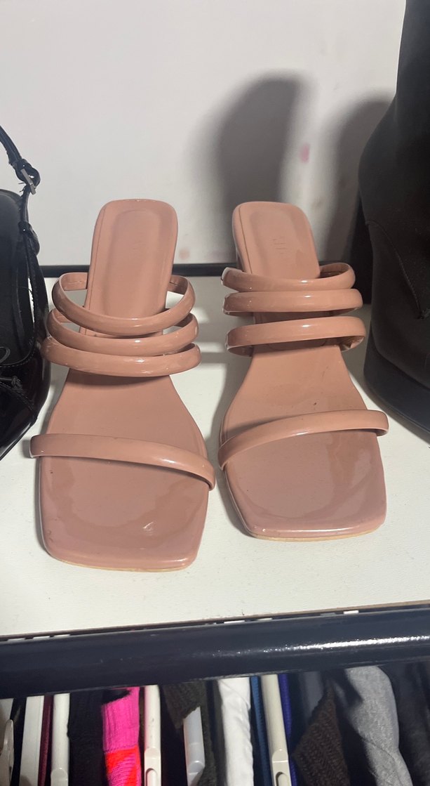 Bej Renkli Tokalı Stiletto Topuklu Kadın Sandalet - Görsel 3