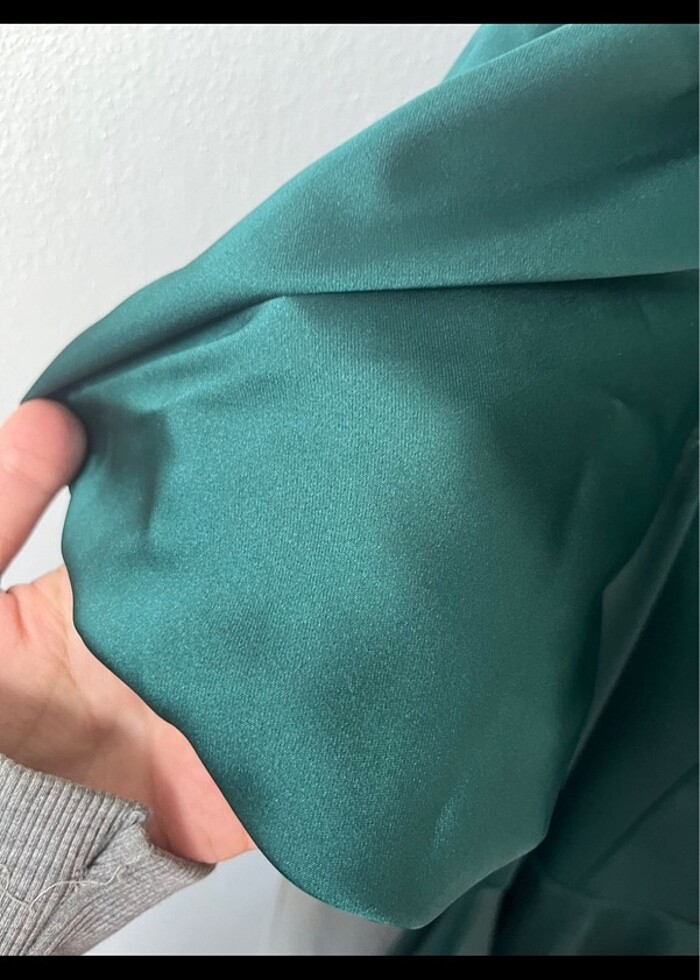 Saten zümrüt yeşili midi boy elbise - Görsel 2