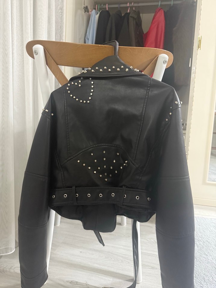 Parlak Siyah Mini Deri Ceket - Görsel 3