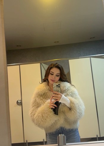 Kadın Beyaz/Krem Suni Kürk Mont
Xs/S veya m uyumlu olur - Görsel 2