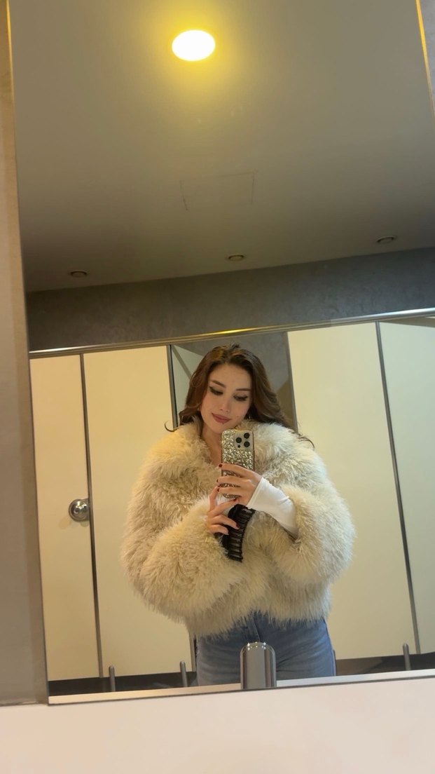 Kadın Beyaz/Krem Suni Kürk Mont 
Xs/S veya m uyumlu olur - Görsel 2