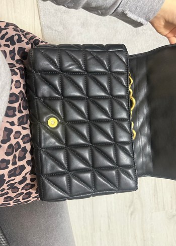 Zara Kapitone Siyah Deri Kadın Çanta - Görsel 3