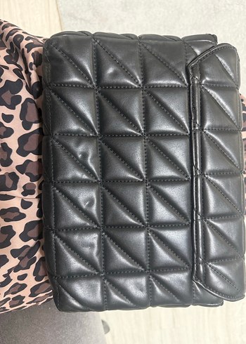 Zara Kapitone Siyah Deri Kadın Çanta - Görsel 2