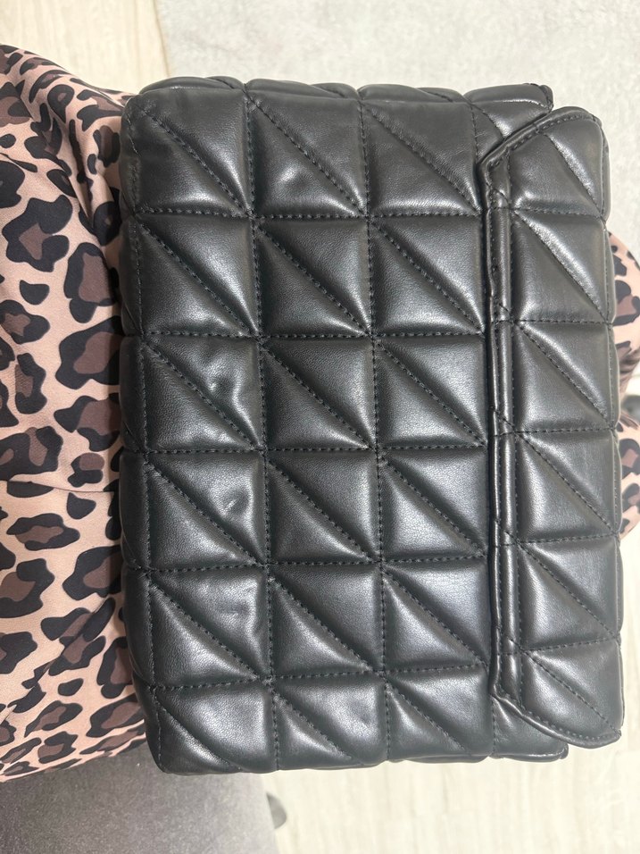 Zara Kapitone Siyah Deri Kadın Çanta - Görsel 2