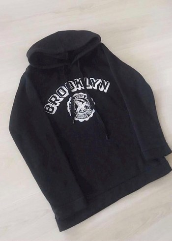 Siyah Kapüşonlu Sweatshirt
