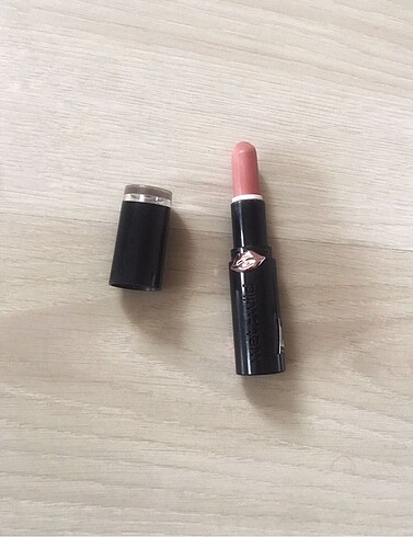 Beden Wet n Wild Bare It All Ruj