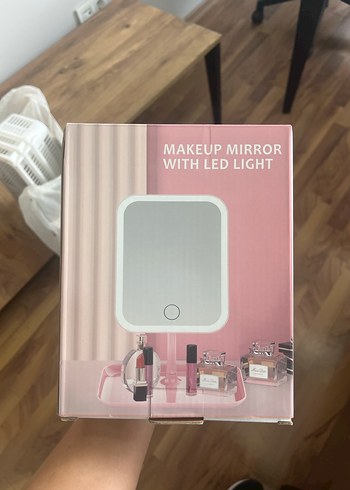 Beden pembe Renk Pembe LED Işıklı Dokunmatik Makyaj Aynası