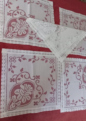 Nakışlı Beyaz El İşi Peçeteler