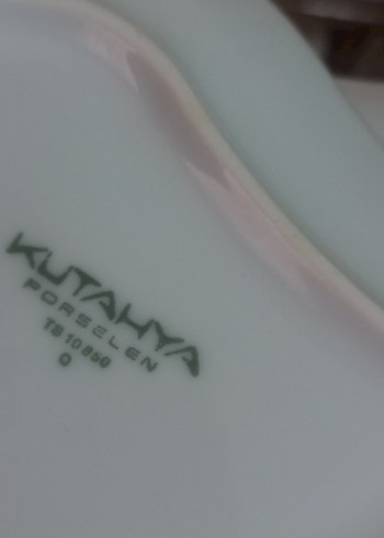 Gül Desenli Beyaz Porselen Fincan ve Tabak Seti - Görsel 3