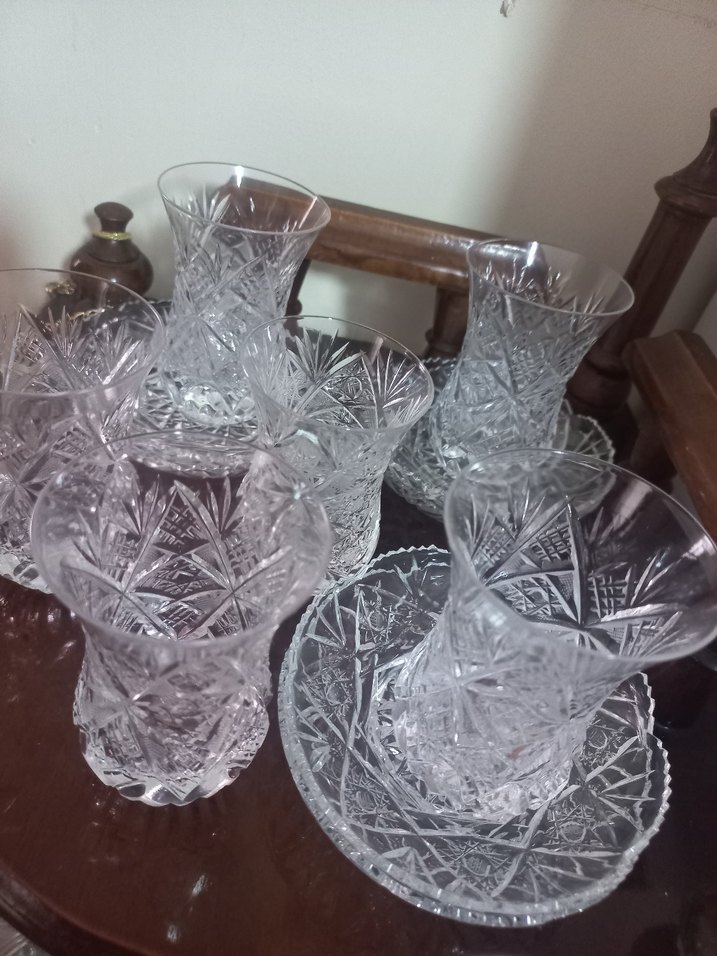 Kristal Desenli Çay Bardakları ve Tabağı - Görsel 2