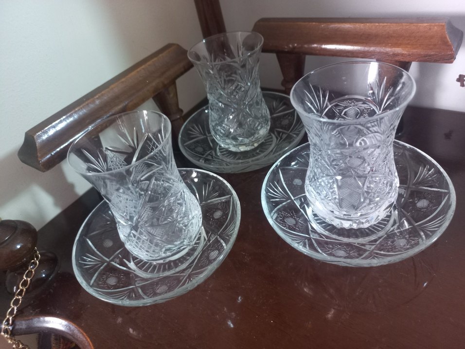 Kristal Desenli Çay Bardakları ve Tabağı Seti - Görsel 4