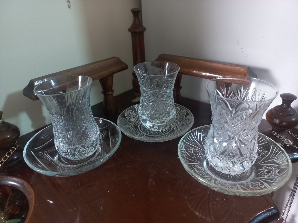 Kristal Desenli Çay Bardakları ve Tabağı Seti - Görsel 2