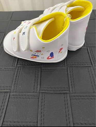 18 numara lcw yürüme öncesi spor ayakkabı - Görsel 2