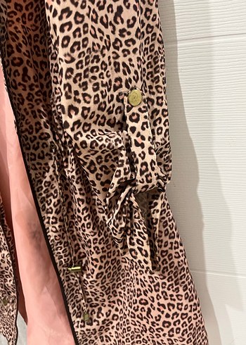 Kızlar için Leopar Desenli Pembe Yağmurluk - Görsel 3