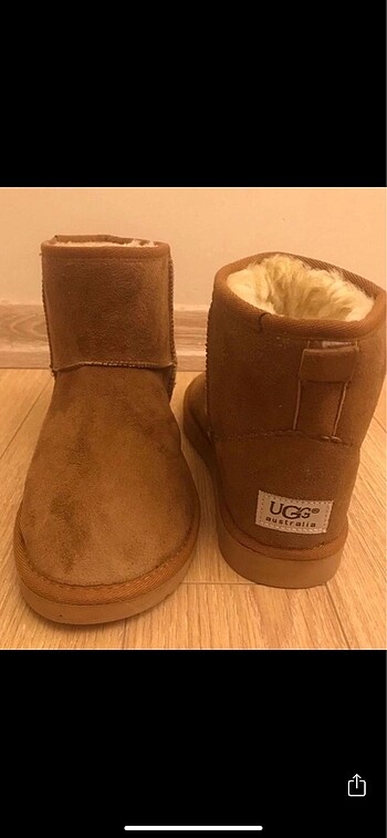 Ugg mini bot