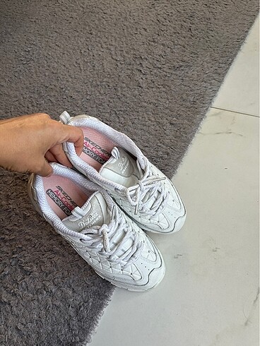 Skechers