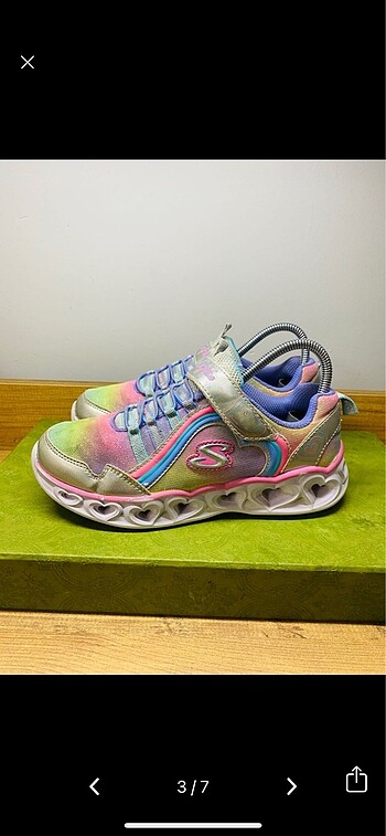 Skechers