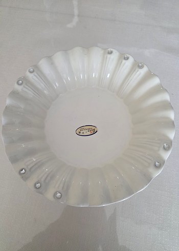 Ayaklı Beyaz Dalgalı Kenarlı Porselen Tabak - Görsel 8