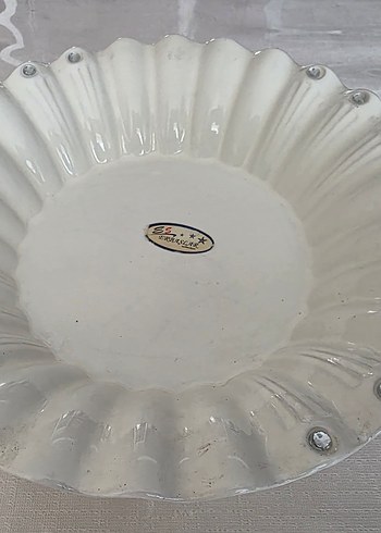 Ayaklı Beyaz Dalgalı Kenarlı Porselen Tabak - Görsel 6