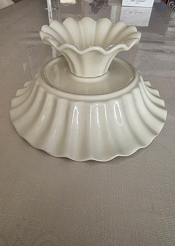 Ayaklı Beyaz Dalgalı Kenarlı Porselen Tabak - Görsel 9