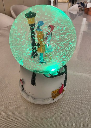 Müzikli Renkli Kar Küresi Figürü - Görsel 2