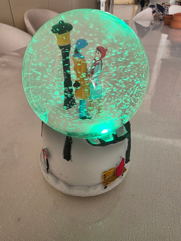 Müzikli Renkli Kar Küresi Figürü - Görsel 2