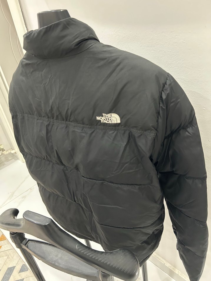 The North Face Siyah Şişme Mont — görsel 4/4