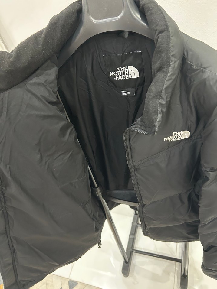 The North Face Siyah Şişme Mont — görsel 3/4