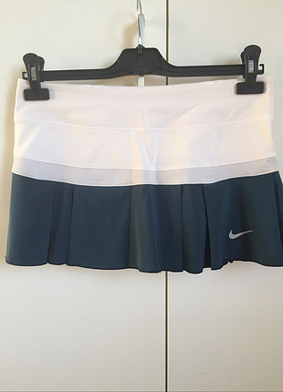 Nike M beden petrol mavisi tenis eteği ve thsirt