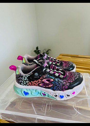 Skechers