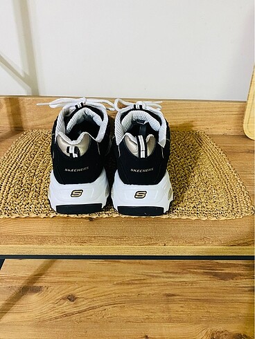 40 Beden siyah Renk Skechers