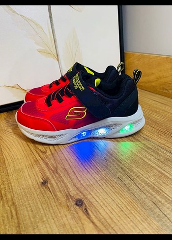 Skechers Erkek Çocuk Renkli Işıklı Spor Ayakkabı