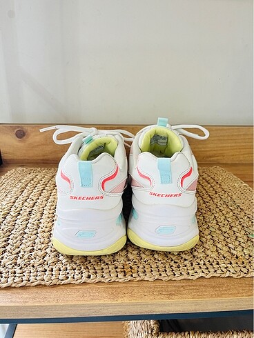 37,5 Beden beyaz Renk Skechers