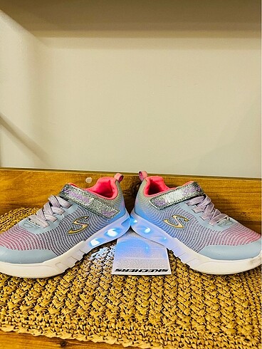 Skechers