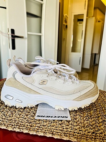 Skechers