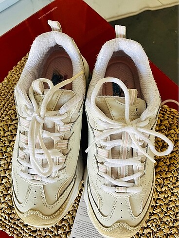 37 Beden Skechers