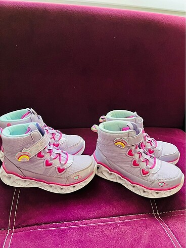 Skechers