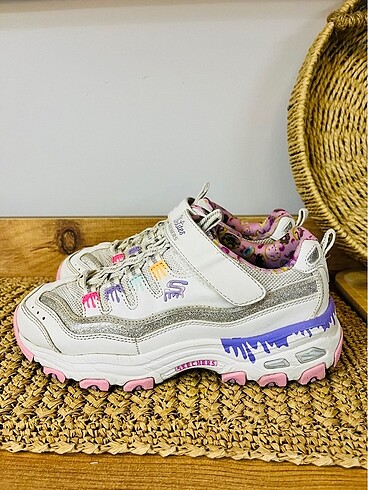 Skechers