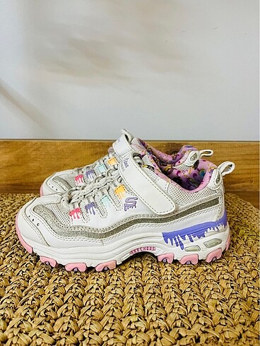 Skechers