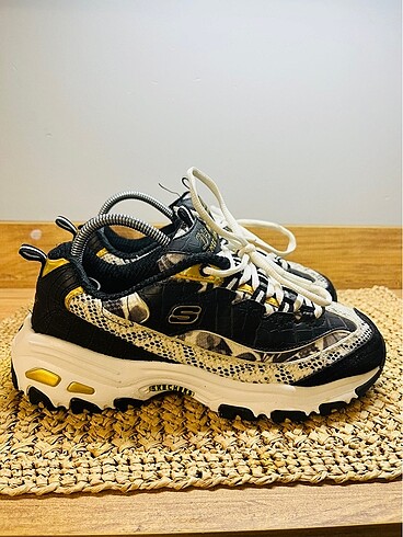Skechers