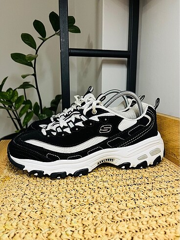 Skechers